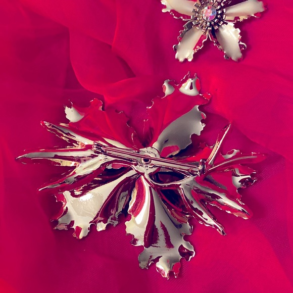 Vintage Mid-Century Brooch and Earring Set - Picture 4 of 7